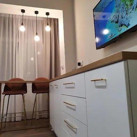 Center Apartment *